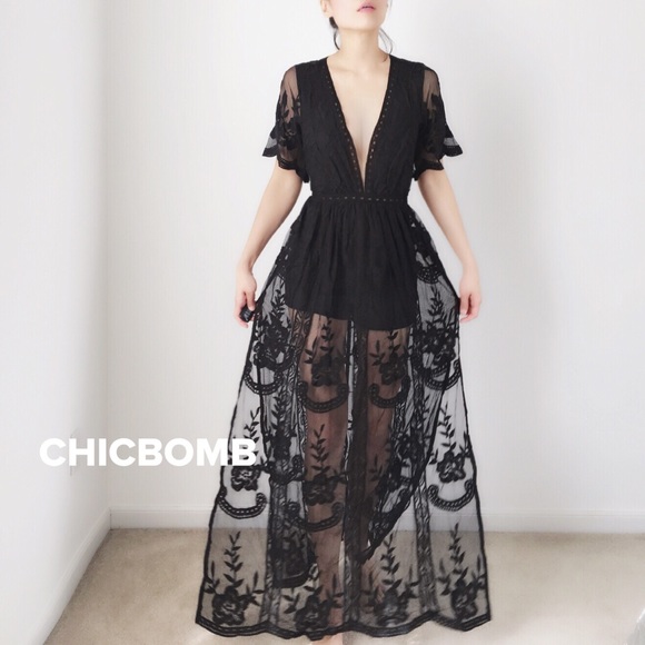 HONEY PUNCH DEEP V Long lace float dress - Picture 2 of 6